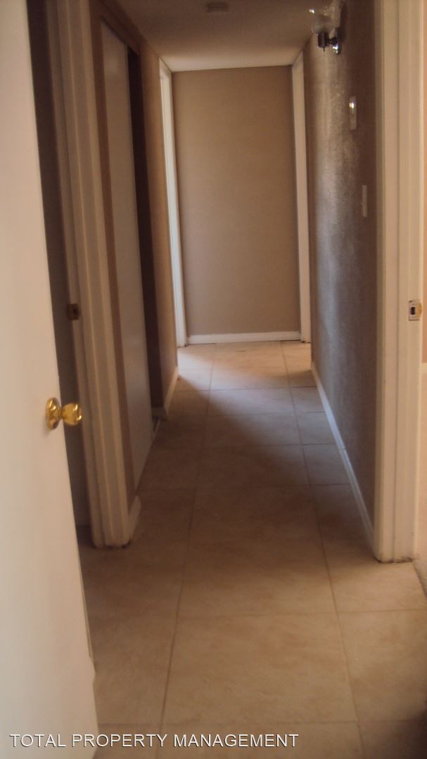 Foto del edificio - 3 br, 2 bath House - 4914 BLANTON DRIVE