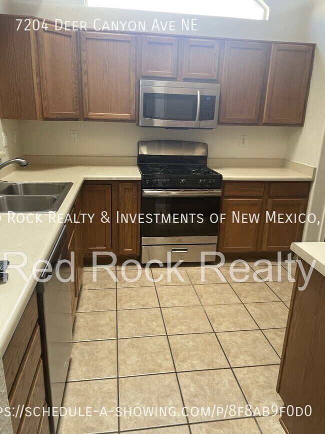 Foto del edificio - 7204 Deer Canyon Ave NE