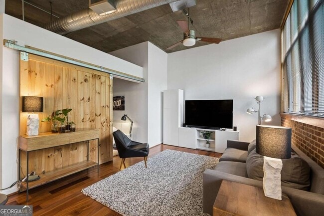 Foto del edificio - 640 Glen Iris Dr NE