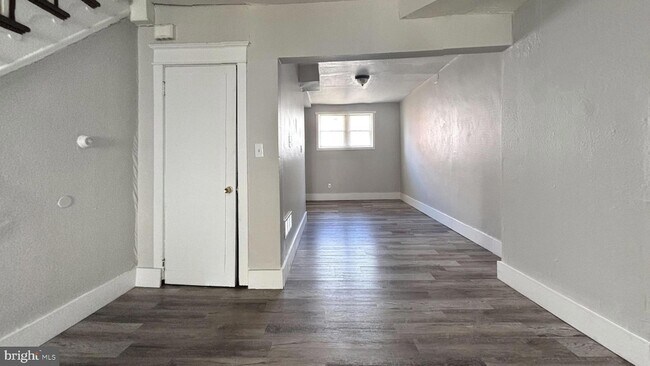 Foto del edificio - 5581 Blakemore St