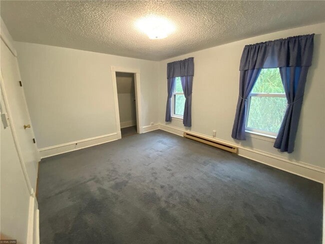 Building Photo - 226 3rd Ave NE