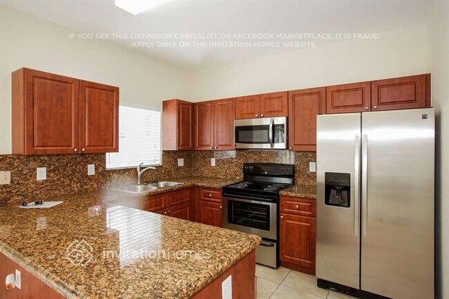 Foto del edificio - 4633 SW 164th Ct