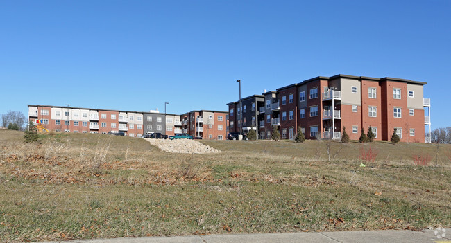 Building Photo - Tennyson Ridge