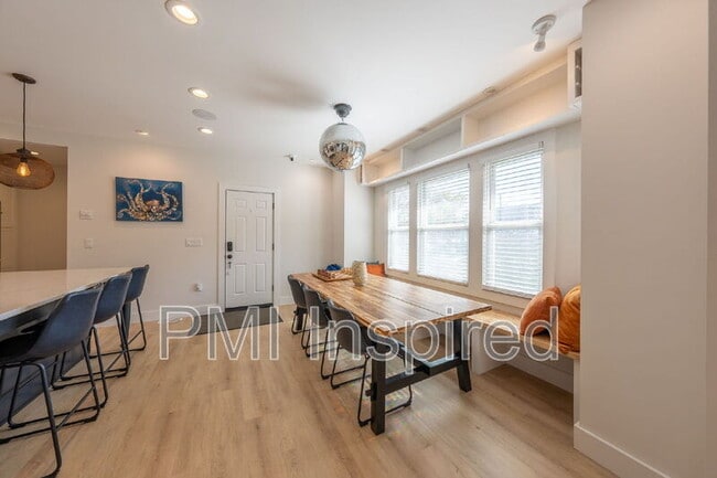 Building Photo - 1100 Langford St