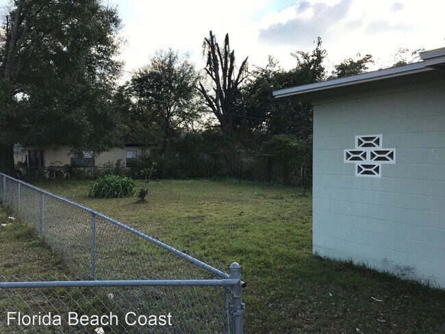 Building Photo - 2 br, 1 bath House - 1000 W Miller Ave.