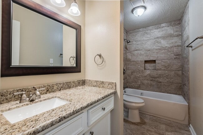 Foto del edificio - 1007 Cascade Creek Dr
