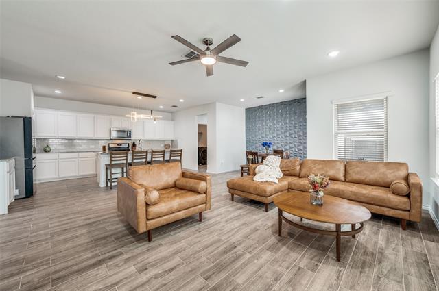 Foto del edificio - 1804 Emilia Dr