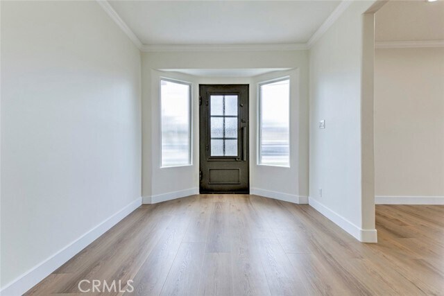 Foto del edificio - 6622 Varna Ave