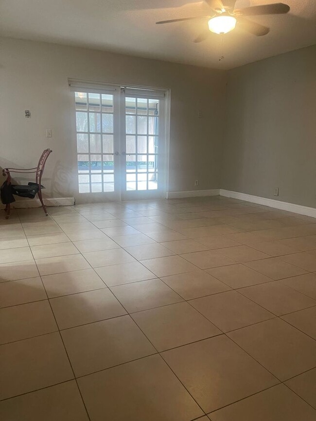 Foto del edificio - 1328 NW 86th Way