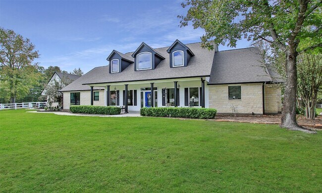 Building Photo - 37823 Clubhouse Lane