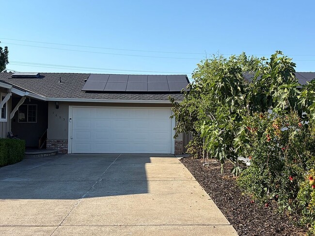 Building Photo - 1695 Merrill Dr