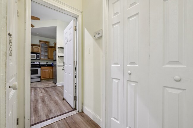 Building Photo - 1520 McCulloh St