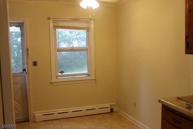 Building Photo - 31 Woodlawn Terrace