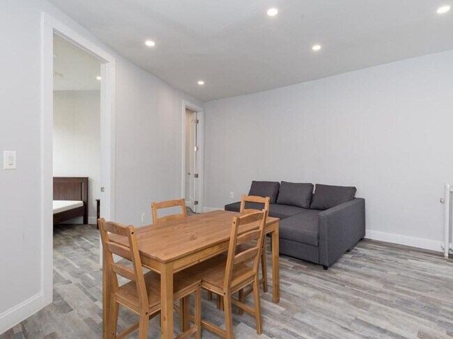 Foto del edificio - 2320 Hughes Ave