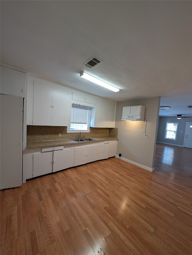 Building Photo - 2125 Nora St