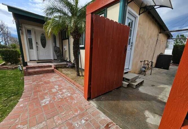 Building Photo - 17739 Welby Way