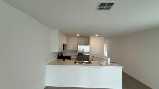 Building Photo - 205 E Lima Dr