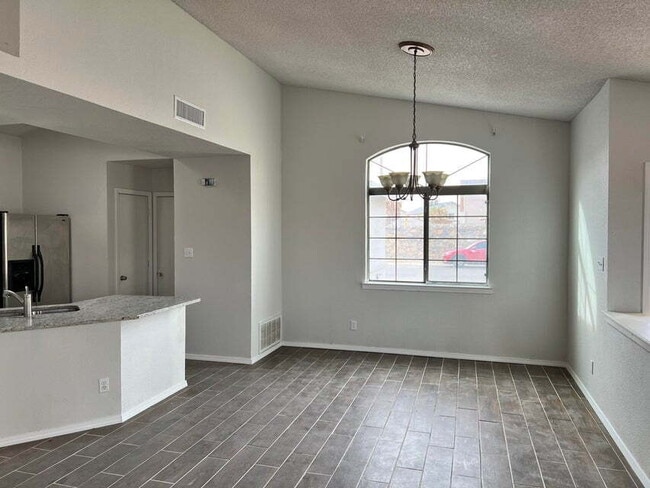 Building Photo - 3628 Tierra Alba Dr