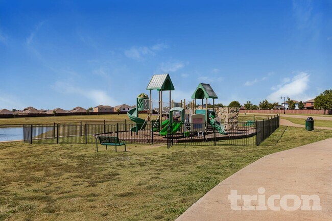 Foto del edificio - 2057 Wildwood Dr