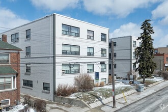 Building Photo - 2040 EGLINTON AVE W
