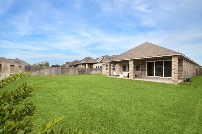 Foto del edificio - 10014 Serenity Grv Dr