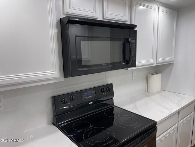 Foto del edificio - 8500 E Indian School Rd