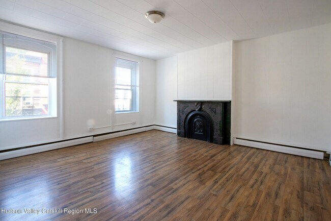 Foto del edificio - 324 Warren St