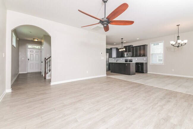 Foto del edificio - 109 W Webber Ln