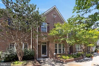 Building Photo - 6126 Madison Crest Ct