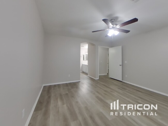 Foto del edificio - 13261 W Paradise Ln