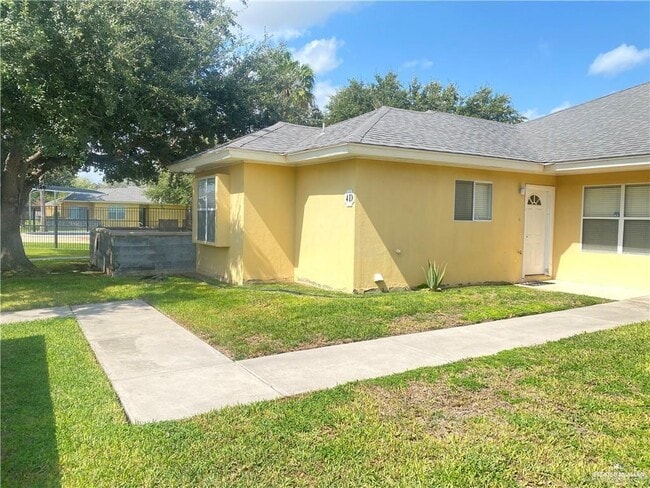 Building Photo - 1530 W Hall Acres Rd