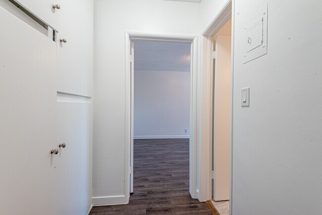 Pasillo - 4324 Ventura Canyon Ave (near Ventura Blvd...