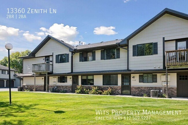Building Photo - Fantastic 2 Bedroom, 1.5 Bathroom Townhouse