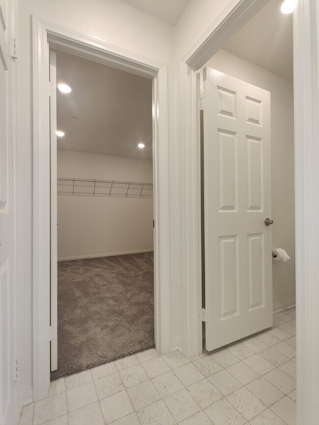 7492 Haystack Lp Unit 33 9 F2 Master + G, Riverside, CA 92507 Room