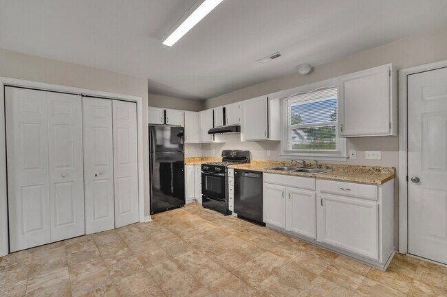 Building Photo - 25504 Walkers Landing Ct