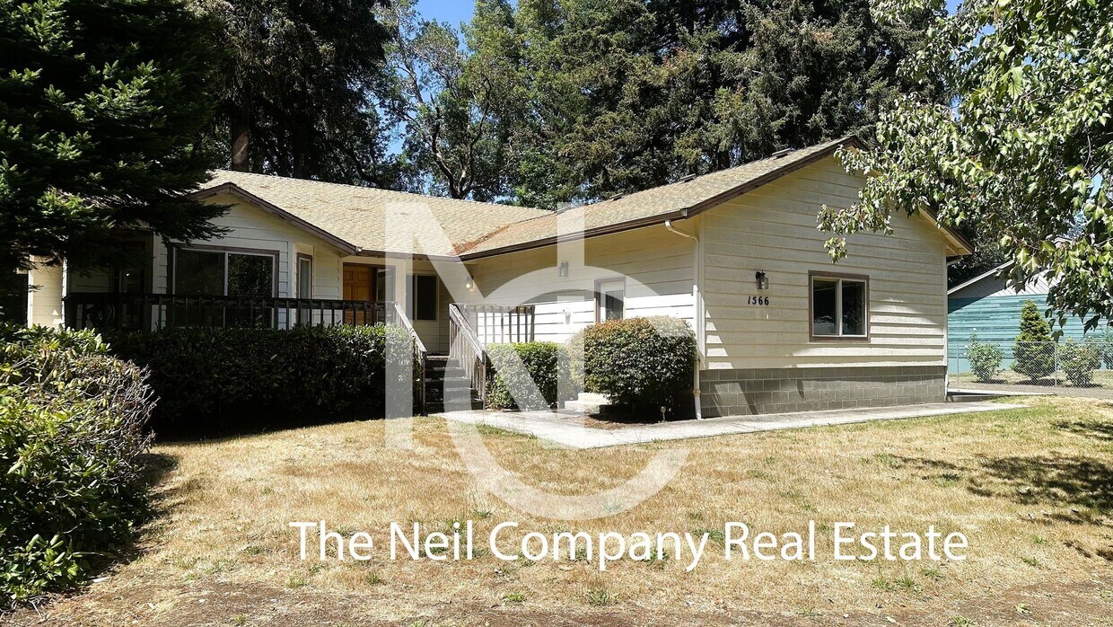 Primary Photo - Beautiful River Views~3 Bedroom Home