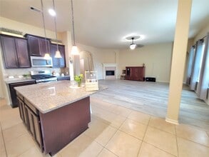 Building Photo - 142 Round Lake Dr