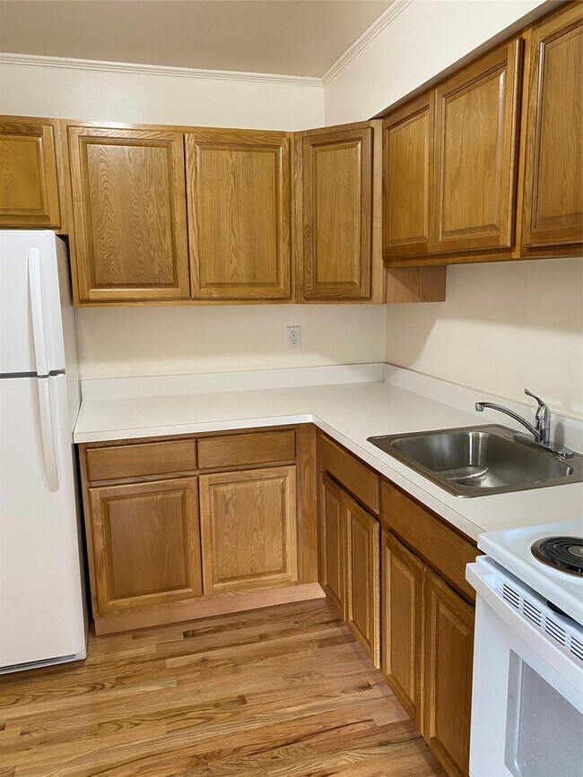 Foto del edificio - 102 Park Ln