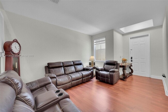 Foto del edificio - 11467 NW 76th St