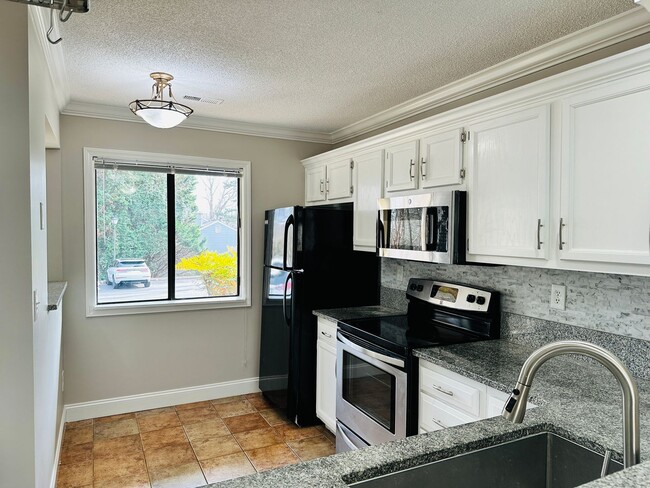 Foto del edificio - Two Bedroom Townhome located on Golf Course