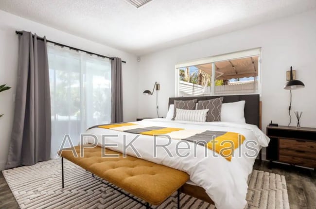 Foto del edificio - 547 N Sunrise Way