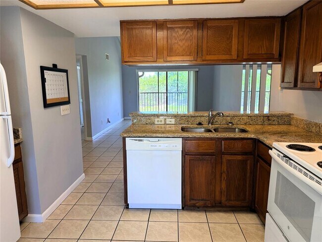 Foto del edificio - 260 Woodlake Ln