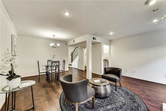 Foto del edificio - 4218 Newton Ave