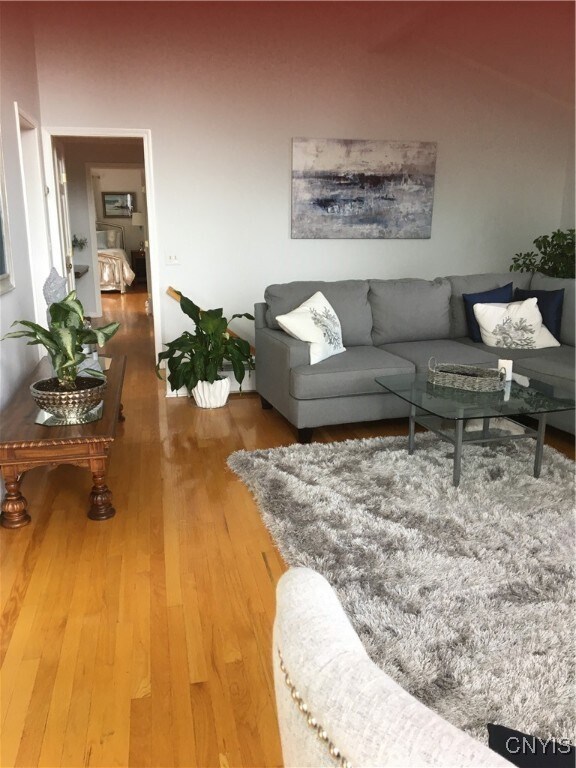 Foto del edificio - 2139 Terrace Ln S