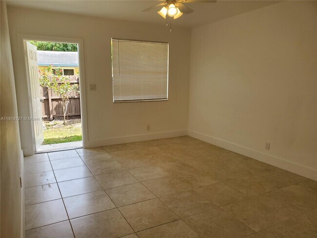 Foto del edificio - 26 SE 3rd Terrace