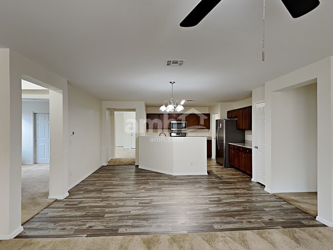 Building Photo - 3631 E Foxtrotter Rd
