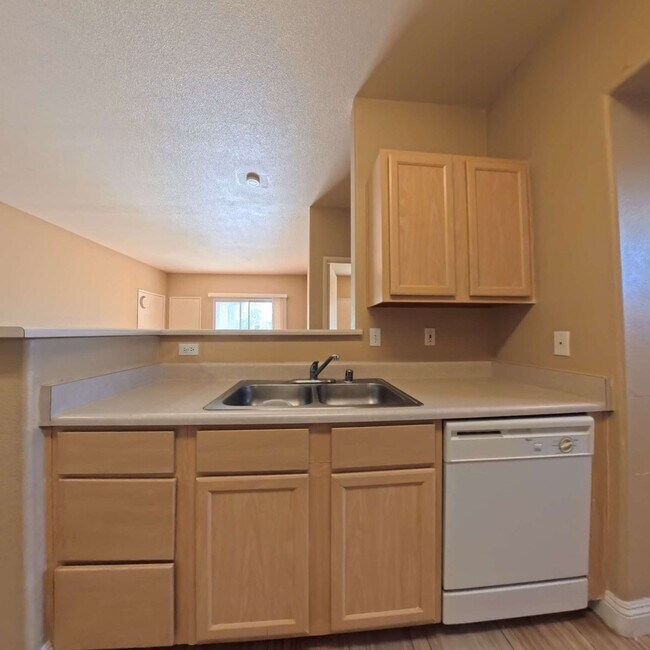 Foto del edificio - Lovely 2 Bed, 2 Bath Condo at South Gate!
