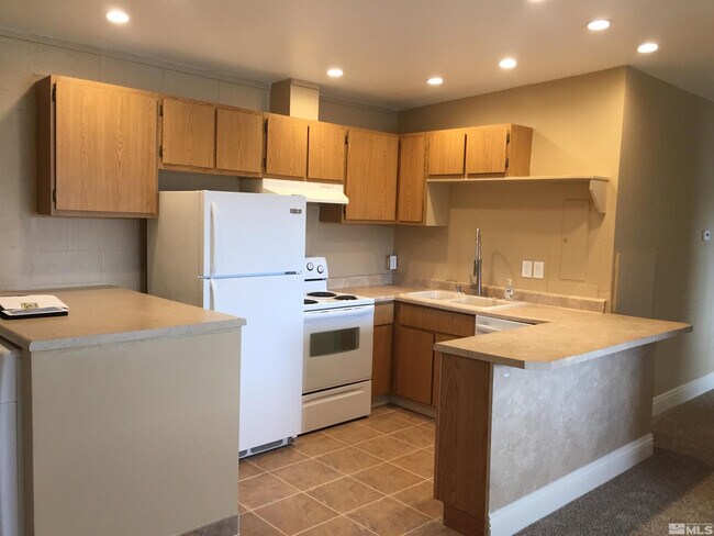 Foto del edificio - 476 Sunshine Ln