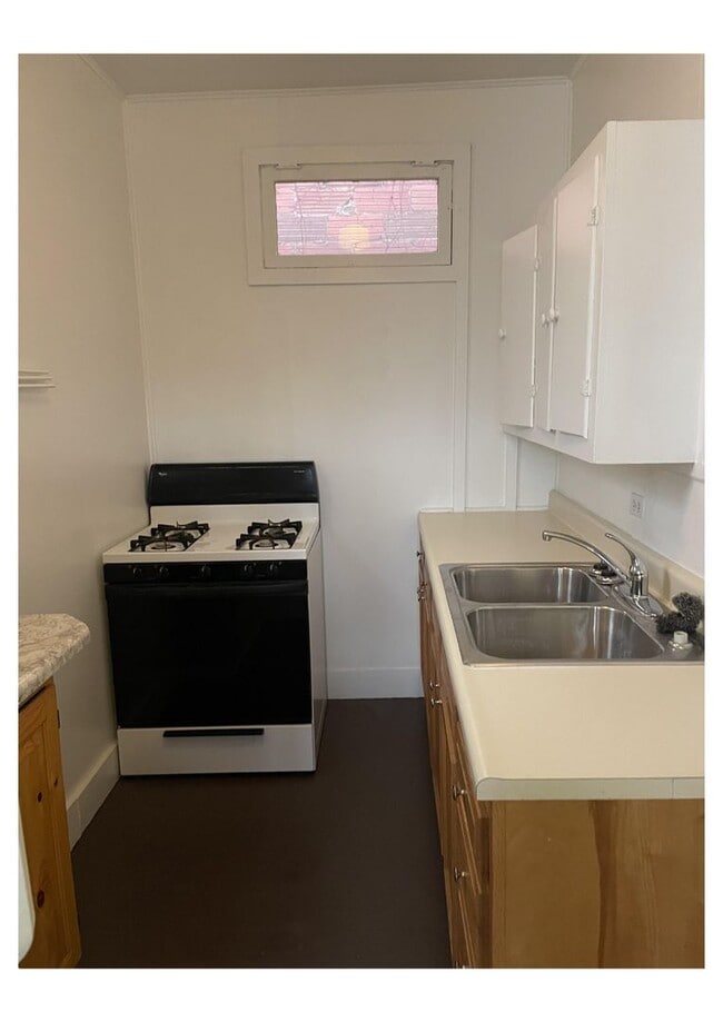 Building Photo - 9571 - 108/110 East Main St (MCPHEARSON BUILDING)