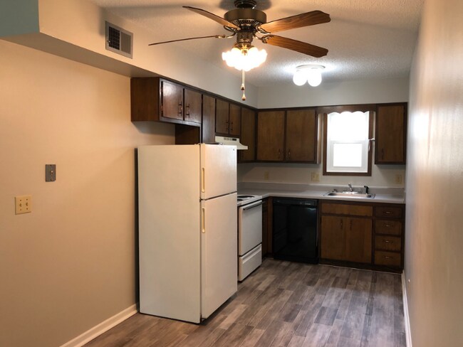 Foto del edificio - 1730 NW Pine Rd